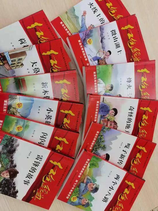 赌王外孙女办珠宝展,一条手链价值上亿,何超琼带干女儿现身捧场
